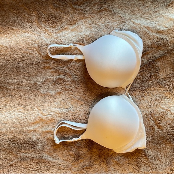 VICTORIA SECRET BOMBSHELL BRA WHITE - Picture 1 of 4